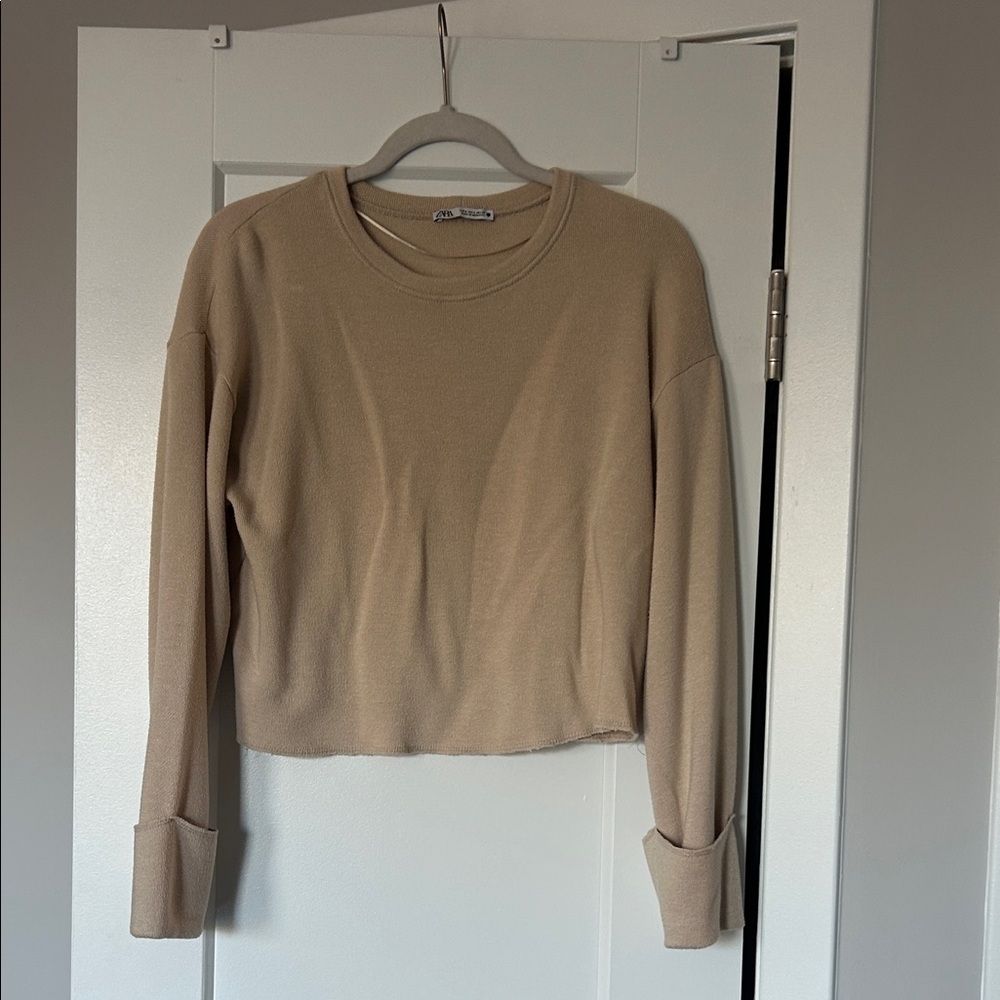 Zara Cropped Crewneck Sweater in Beige size medium